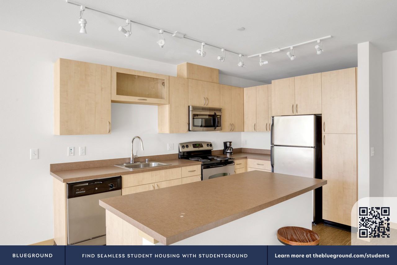 3920 Stone Way North - Photo 6 of 39