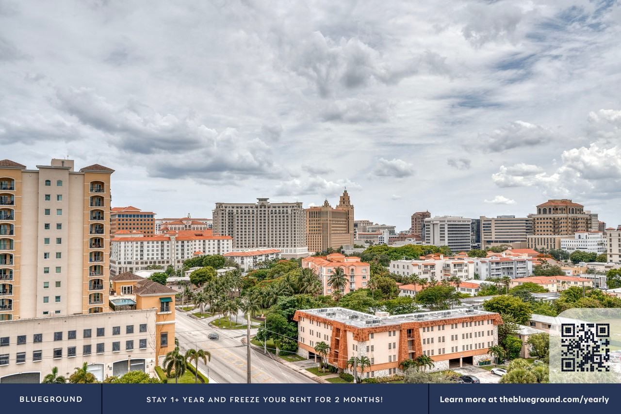 1501 Southwest 37th Avenue - Photo 7 of 33