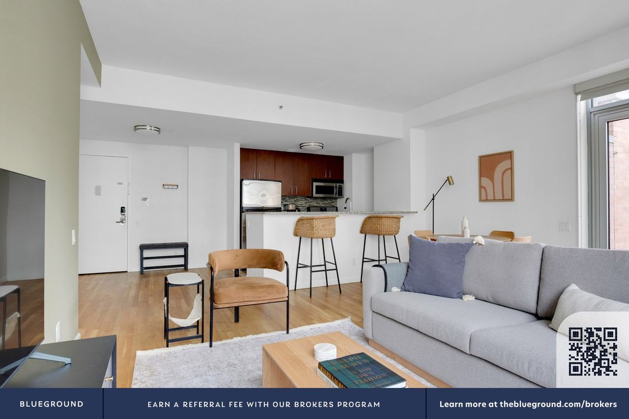 120 West 21st Street - Photo 5 of 50