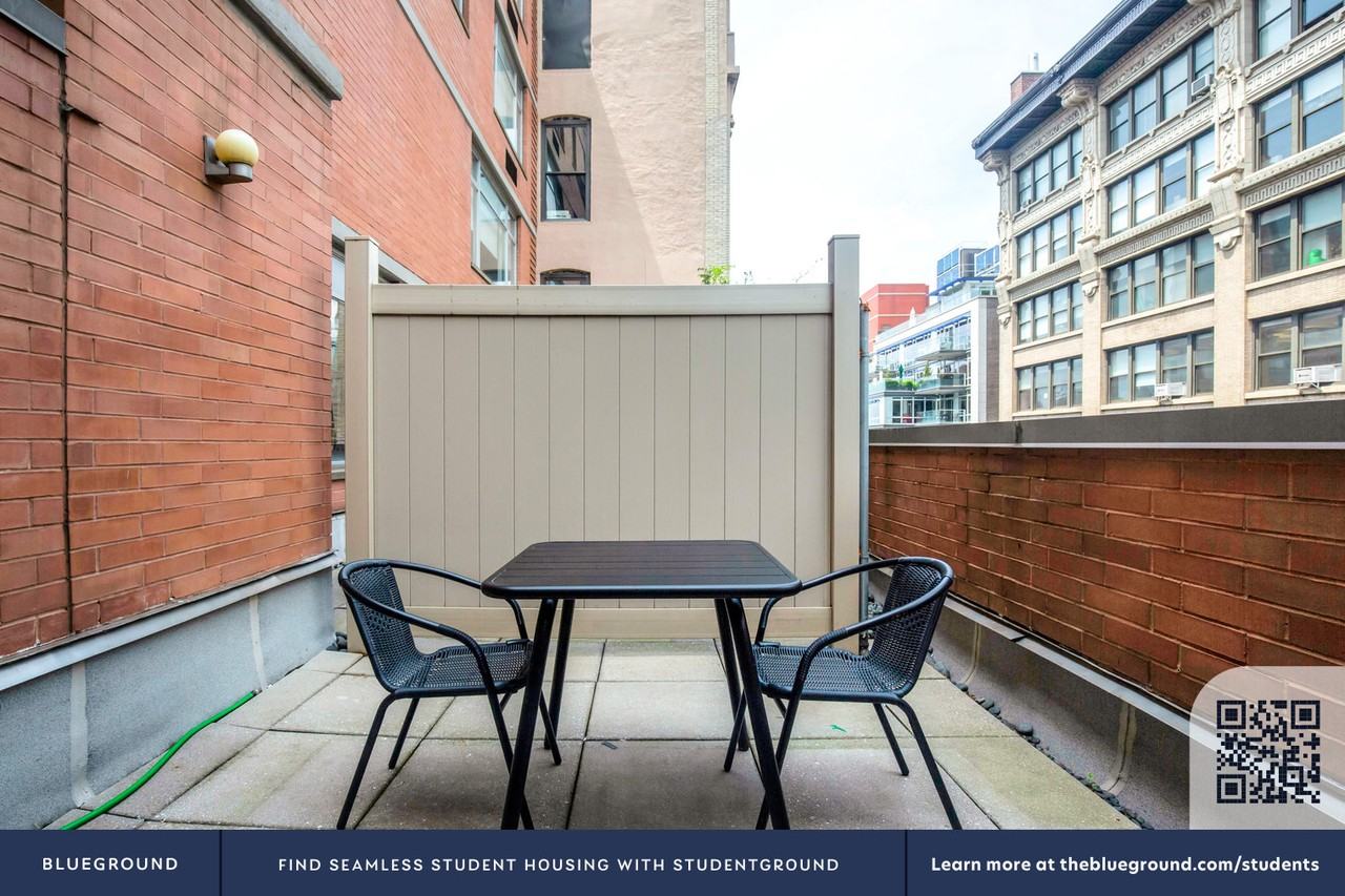 120 West 21st Street - Photo 7 of 50