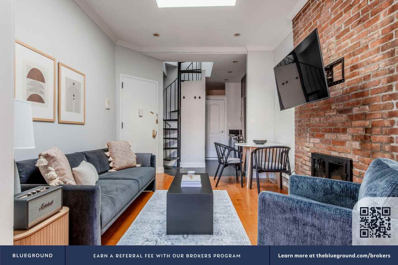 95 Perry Street - Photo 5 of 42