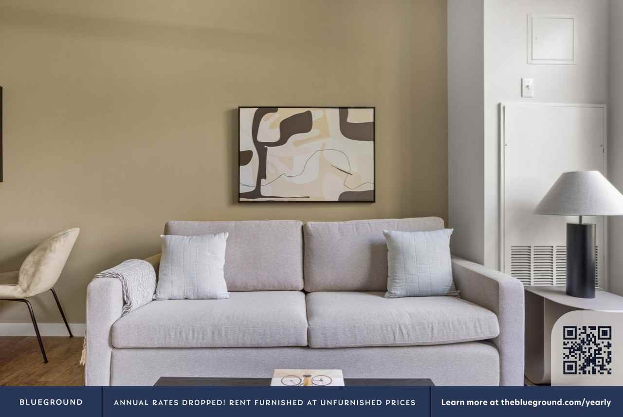 240 Sidney Street - Photo 4 of 41