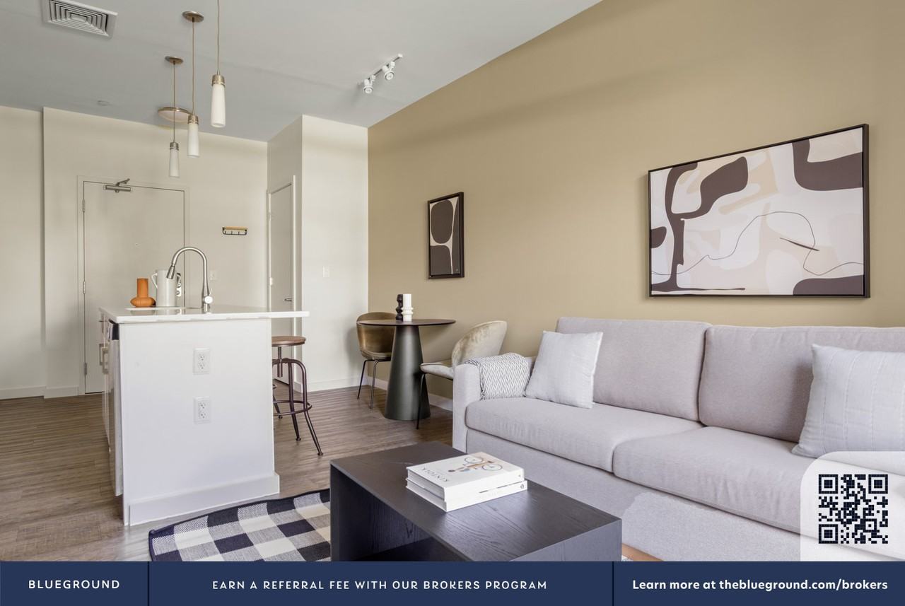 240 Sidney Street - Photo 5 of 41