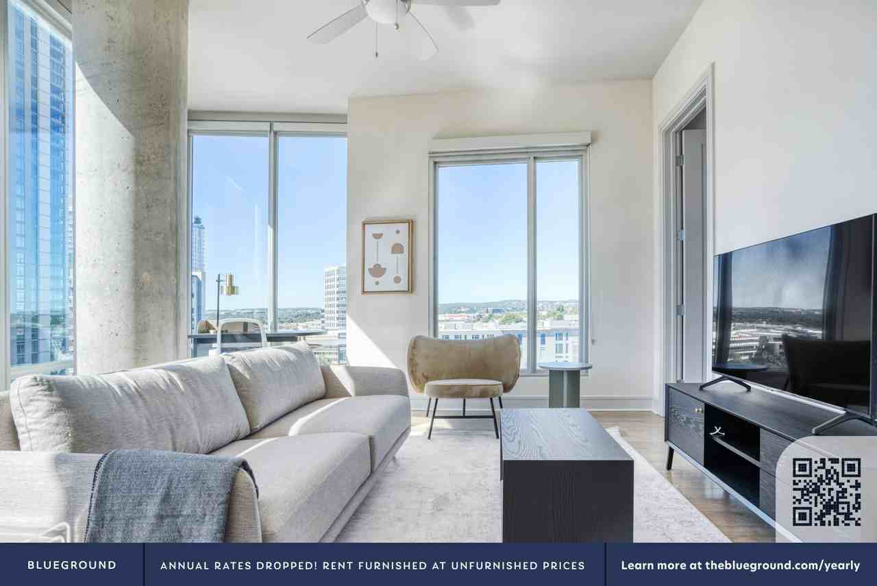 615 West 7th Street - Photo 3 of 48