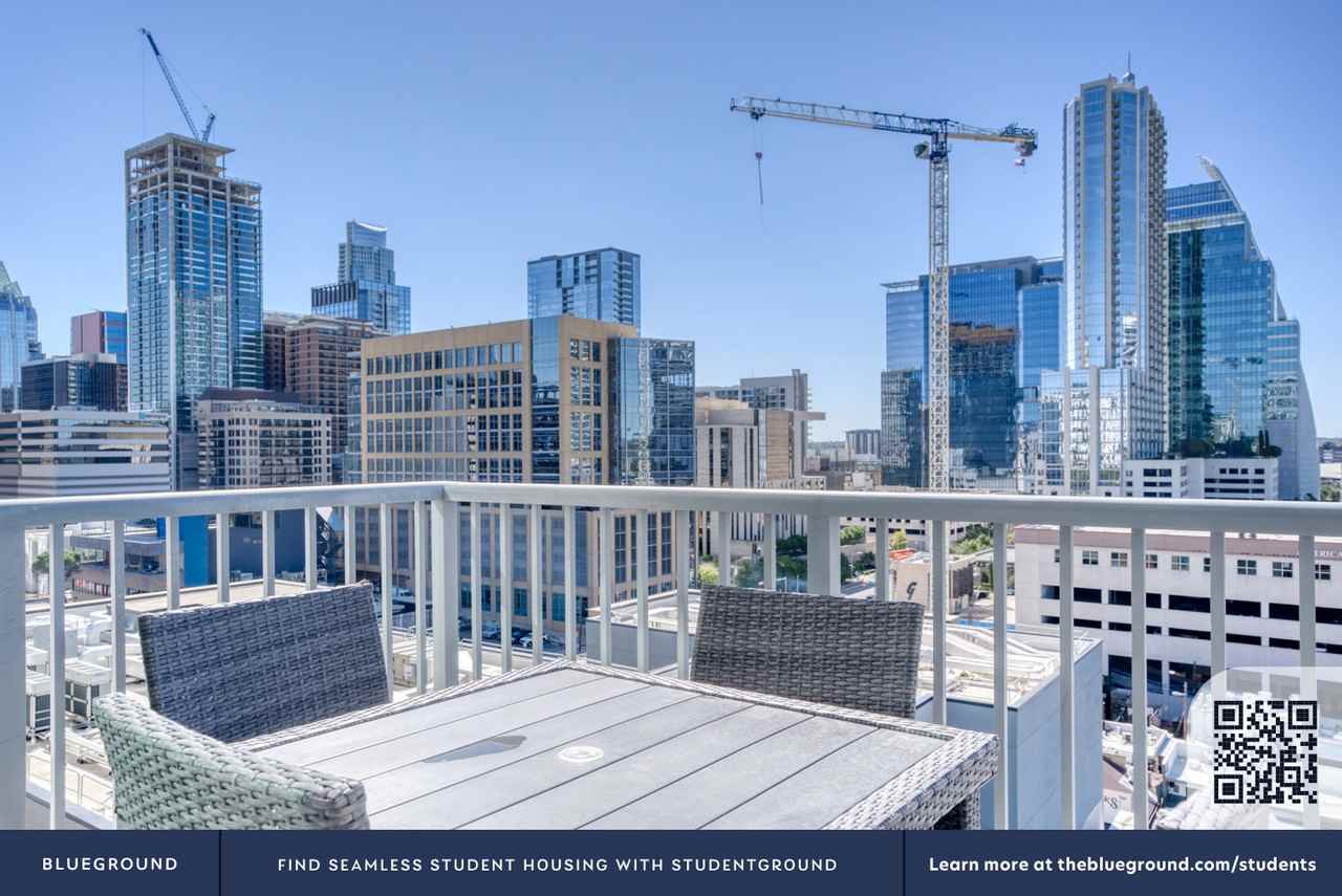 615 West 7th Street - Photo 6 of 48