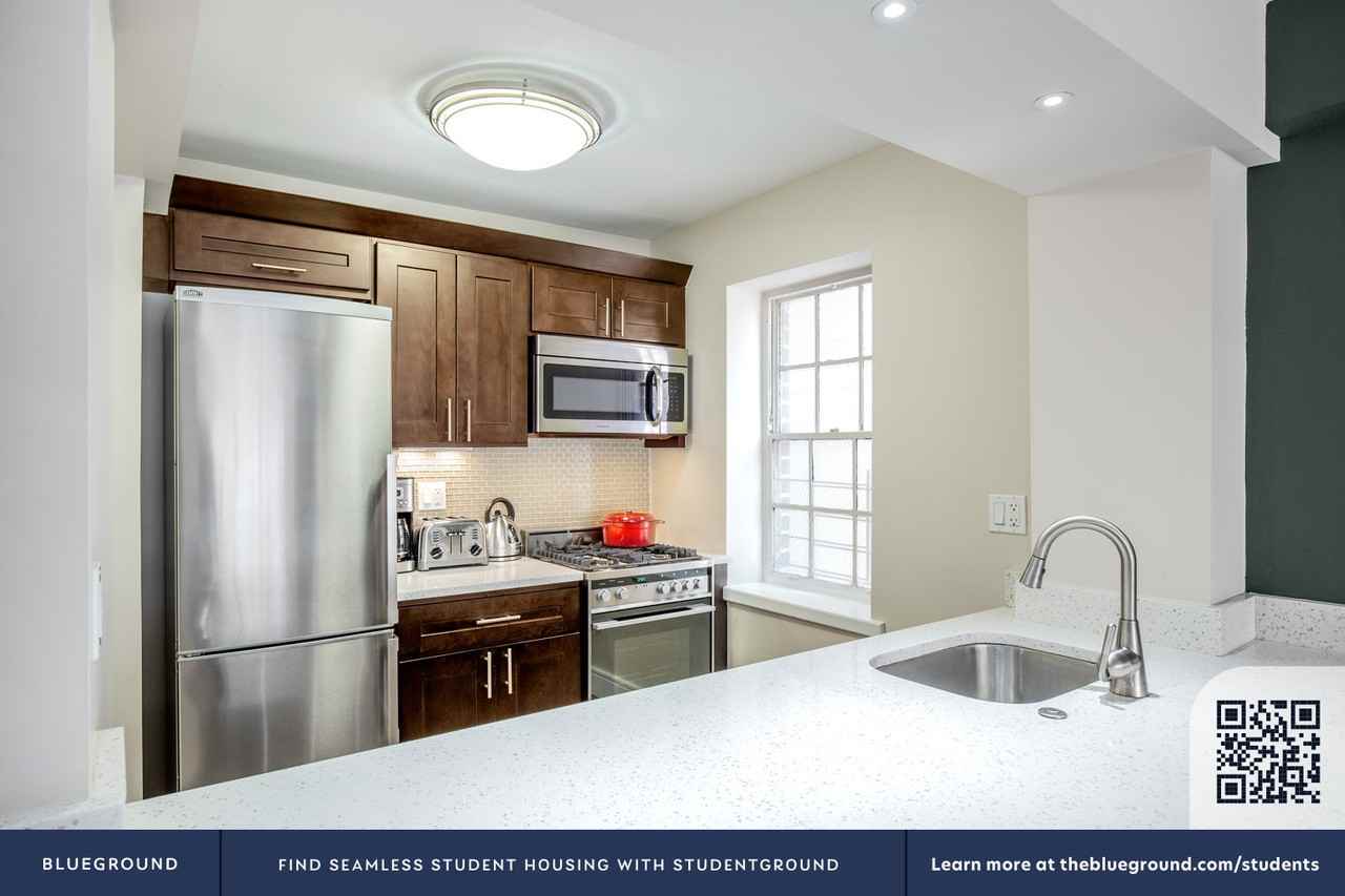 225 East 63rd Street - Photo 6 of 27