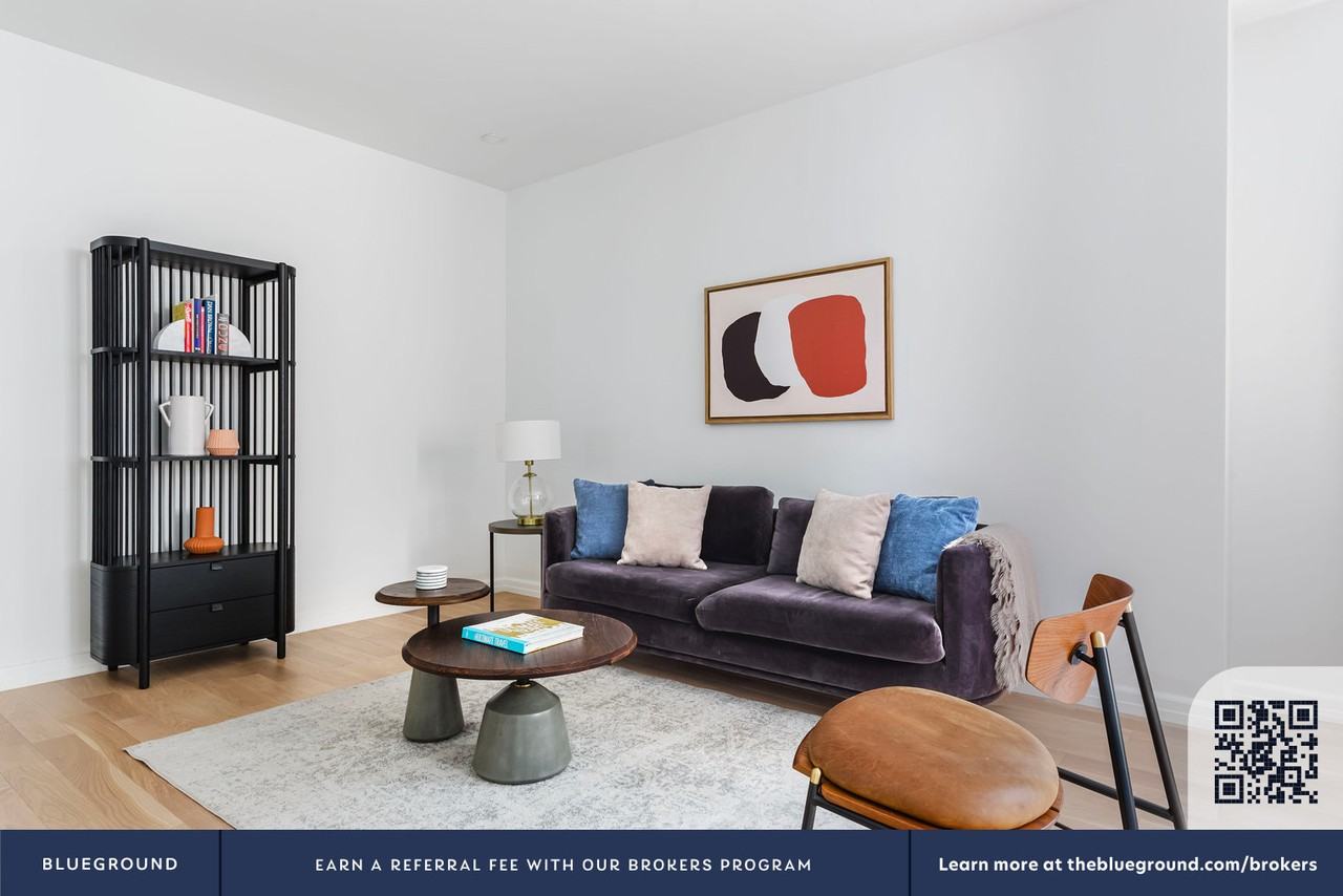 160 East 48th Street - Photo 5 of 37