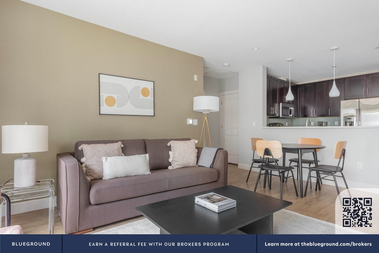 33 Rogers Street - Photo 4 of 33