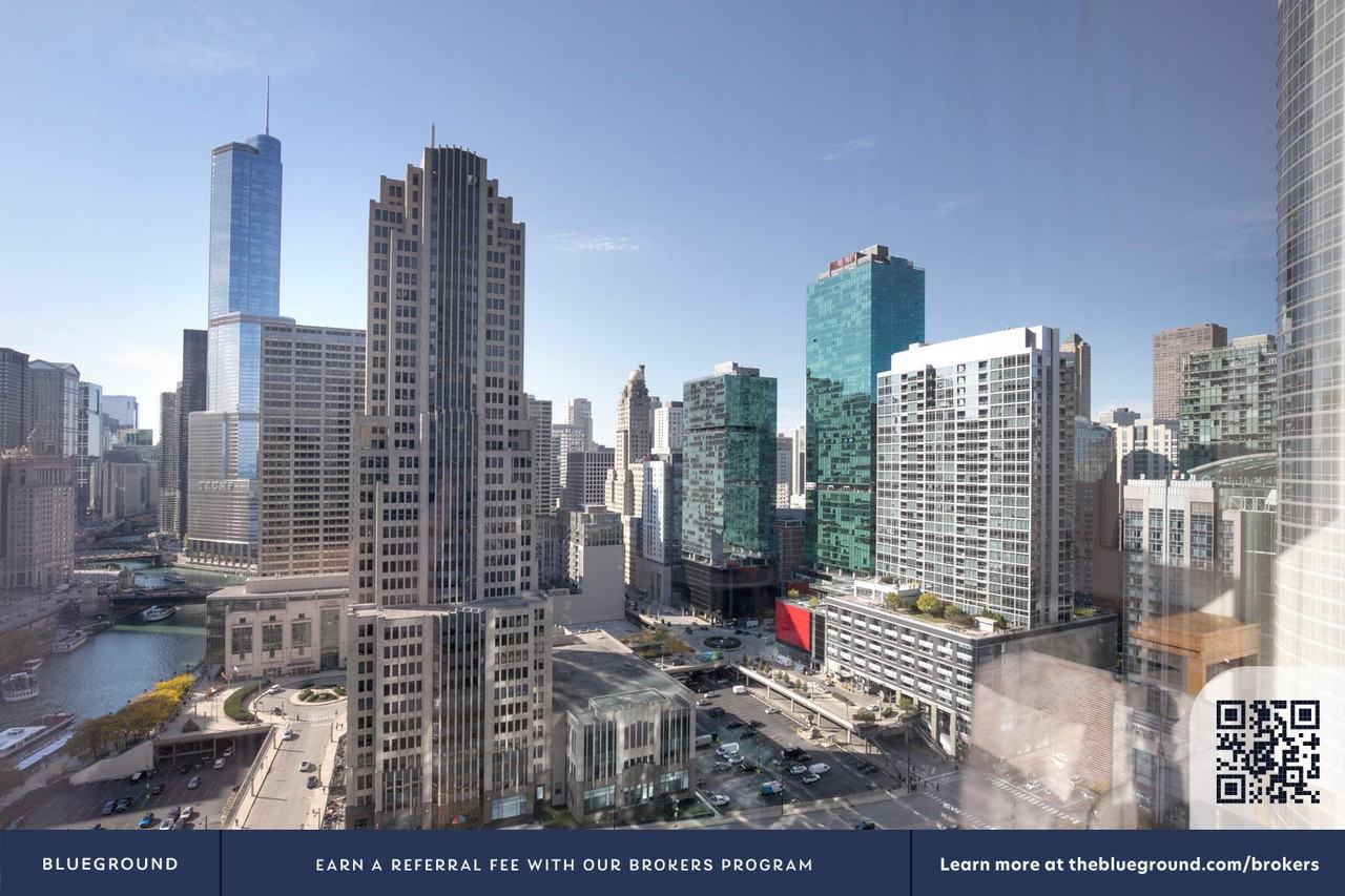 340 East North Water Street - Photo 5 of 39