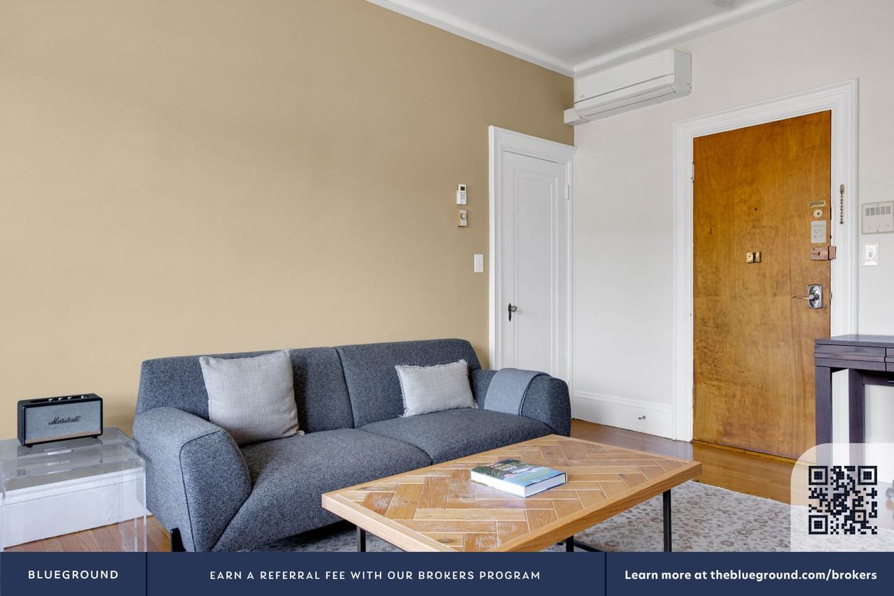 232 Newbury Street - Photo 5 of 48