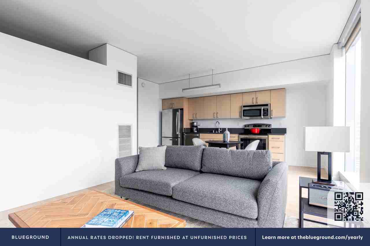 521 Stadium Place South - Photo 4 of 28