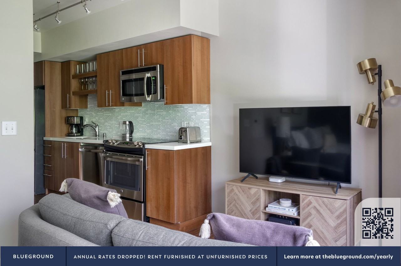 10333 Main Street - Photo 3 of 18