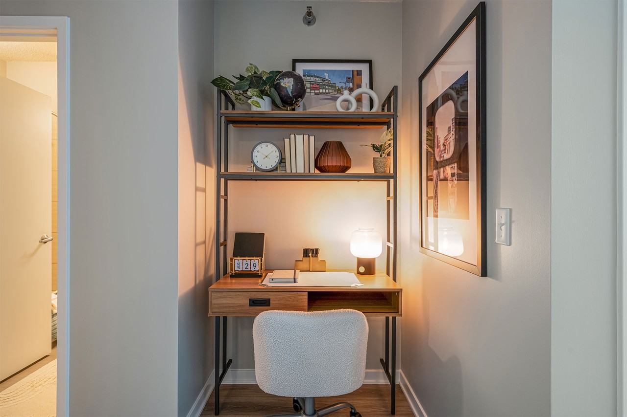 The Streeter - Photo 4 of 34