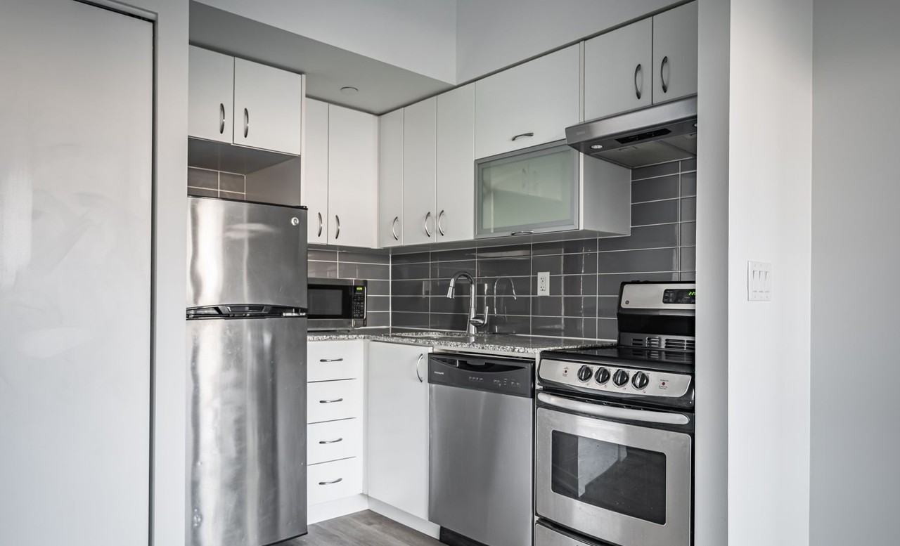 69 Lynn Williams Street #1512 - Photo 3 of 10