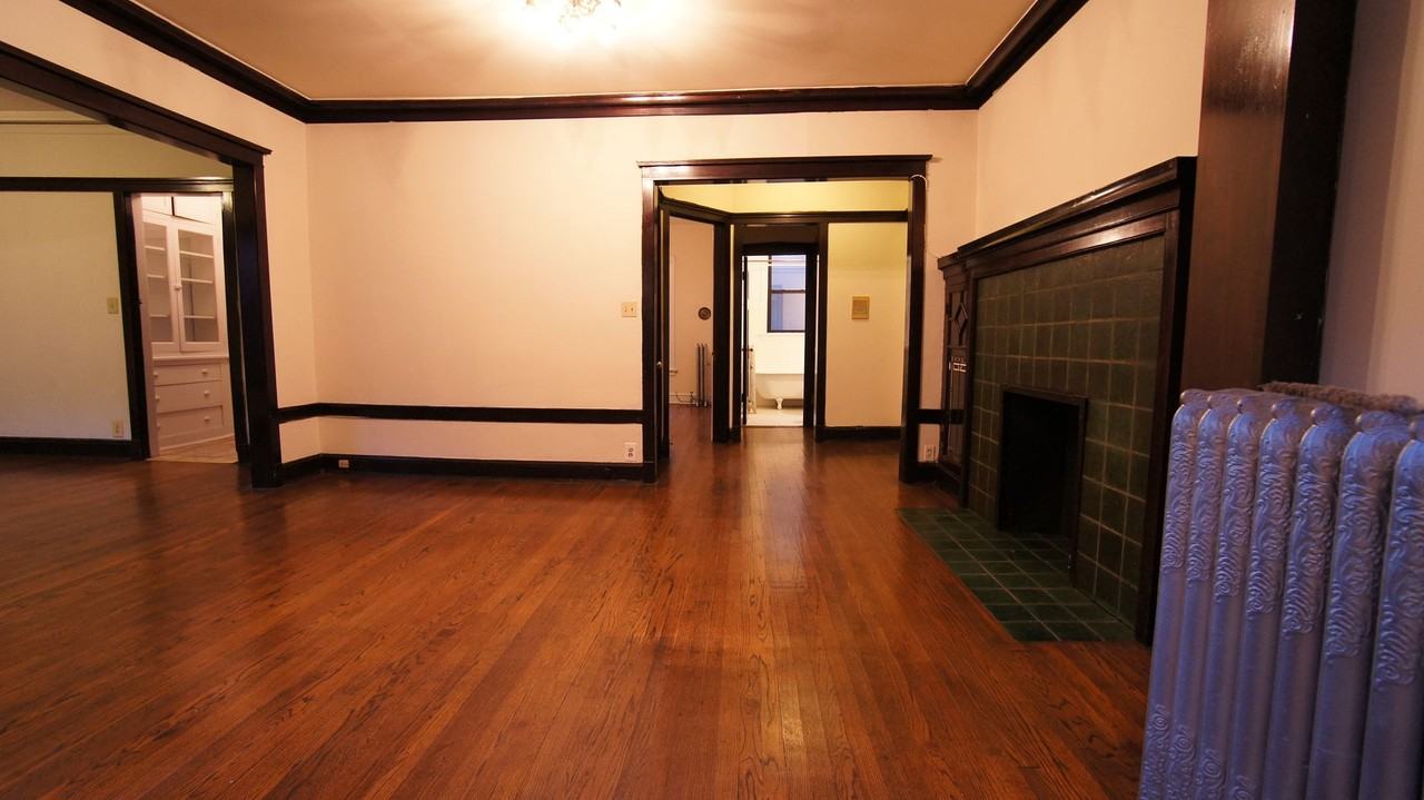 2418 Sawyer LLC - Photo 4 of 9