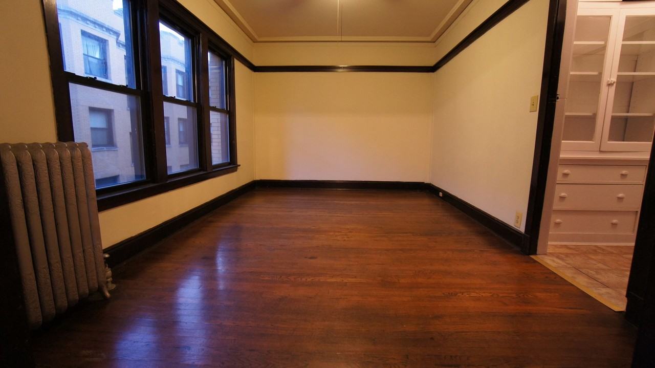 2418 Sawyer LLC - Photo 5 of 9