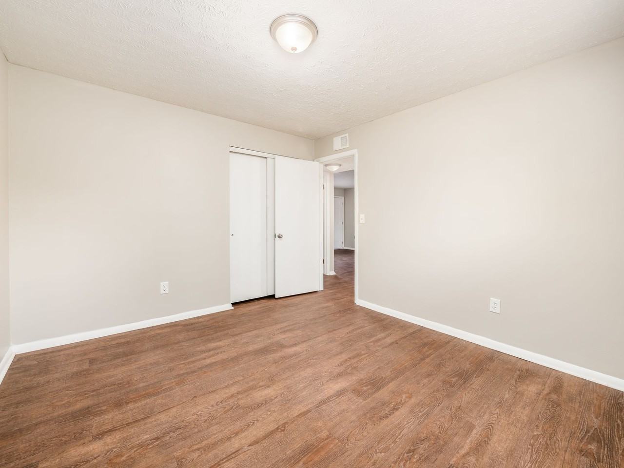 Pinetree Village Apartments - Photo 6 of 12