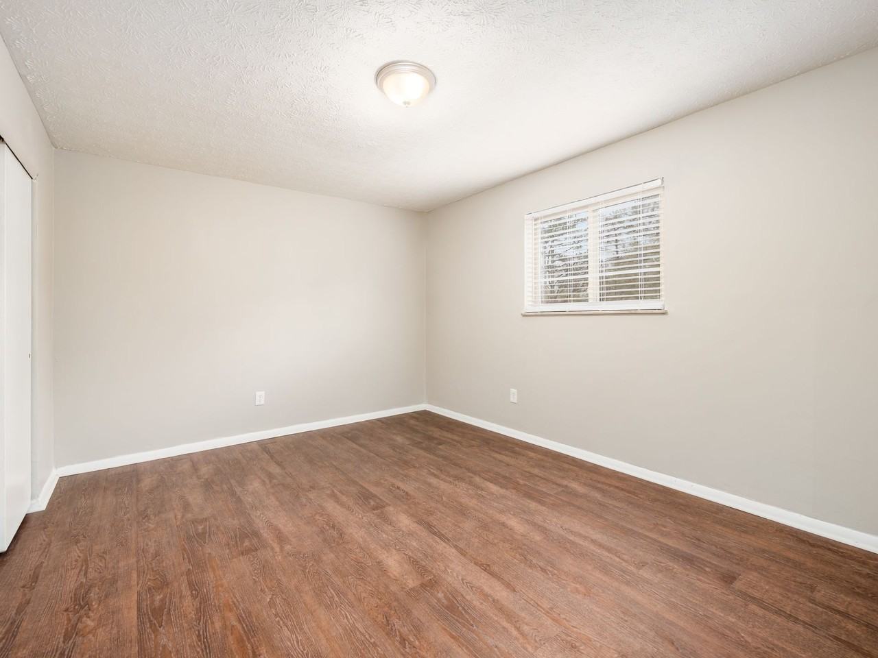 Pinetree Village Apartments - Photo 7 of 12