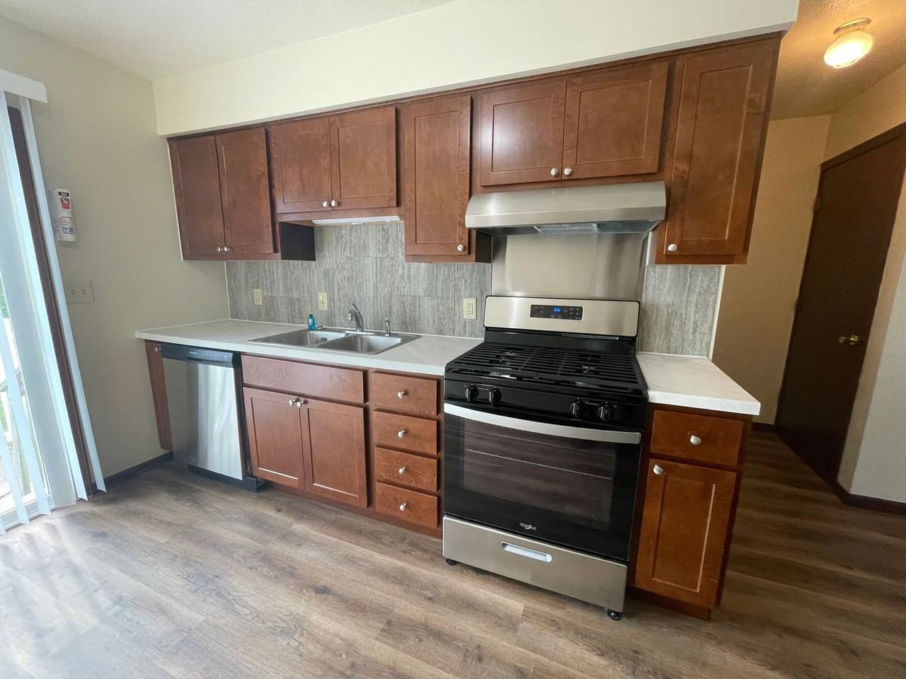 521 S Silverwood Ln #E - Photo 6 of 12