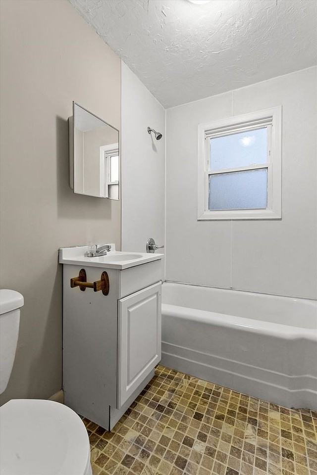 205 E Main St - Photo 4 of 4