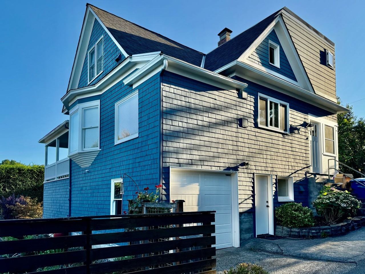 6424 57th Ave S - Photo 3 of 32