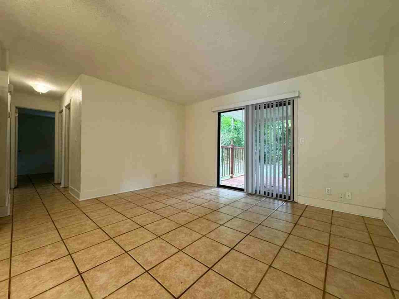 281 Tropical Ln - Photo 2 of 13