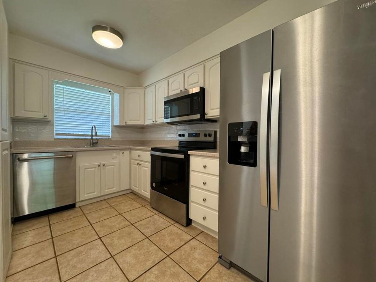 281 Tropical Ln - Photo 5 of 13