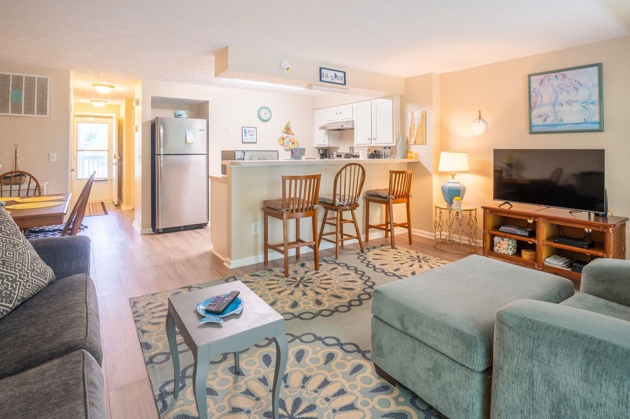 2303A Surfrider Cir - Photo 4 of 18