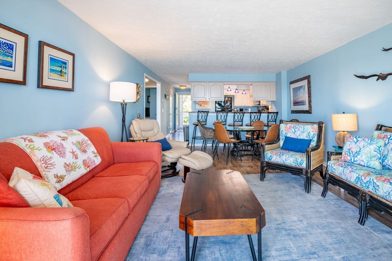 2107 Surfrider Court - Photo 2 of 16