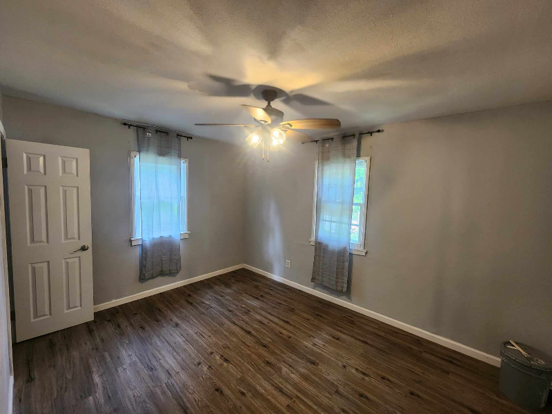 9424 Minerva Ave - Photo 2 of 13