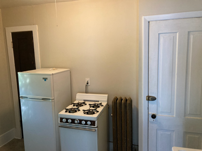 701 5th St Se - Photo 2 of 2