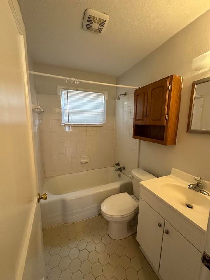 1305 8th Avenue - Photo 2 of 6