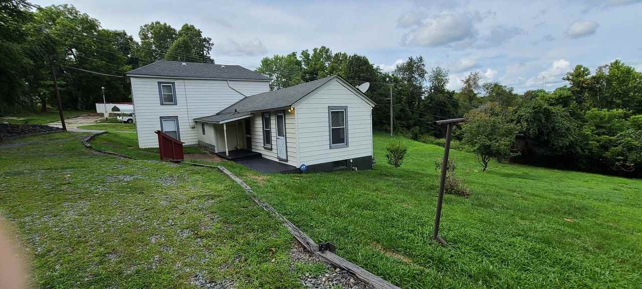 2920 Richmond St - Photo 2 of 20