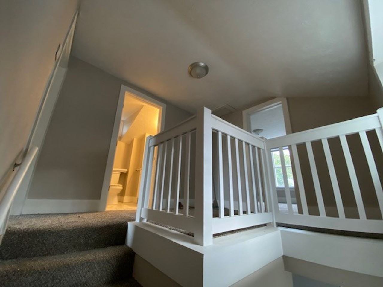 433 E Jefferson St - Photo 2 of 20