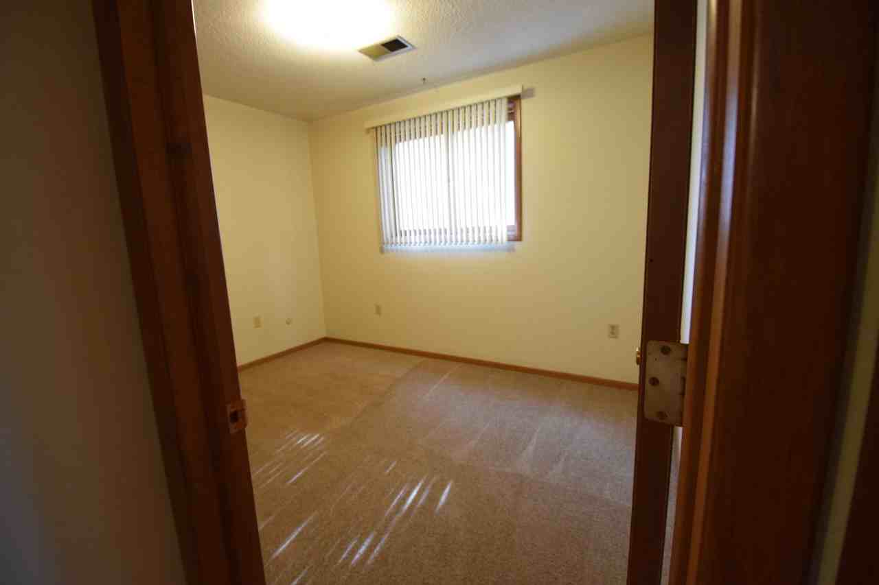 South Third Manor - Photo 2 of 6