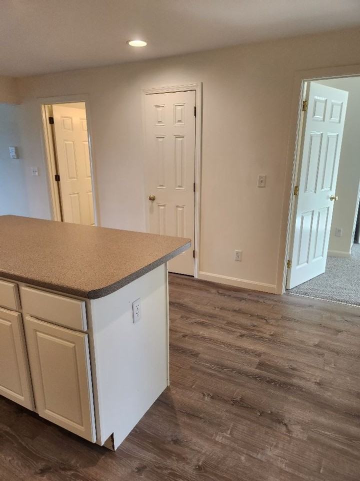 4000 Mead Hill - Photo 2 of 22