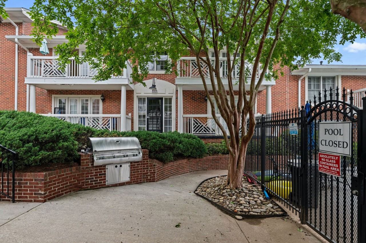 885 Briarcliff Rd Ne - Photo 3 of 26