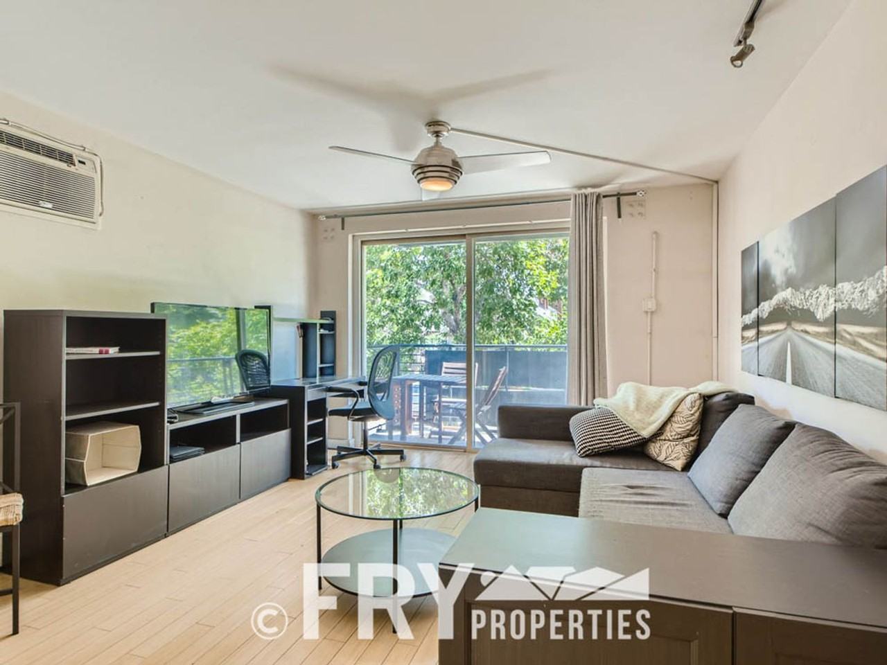 271 N Grant St - Photo 3 of 12