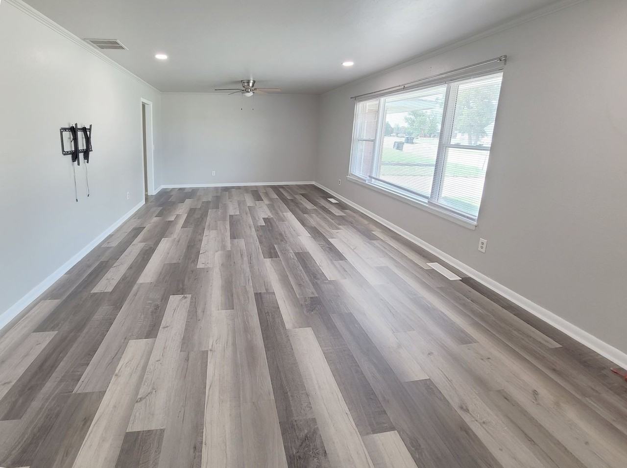 6017 Smith Blvd - Photo 3 of 18