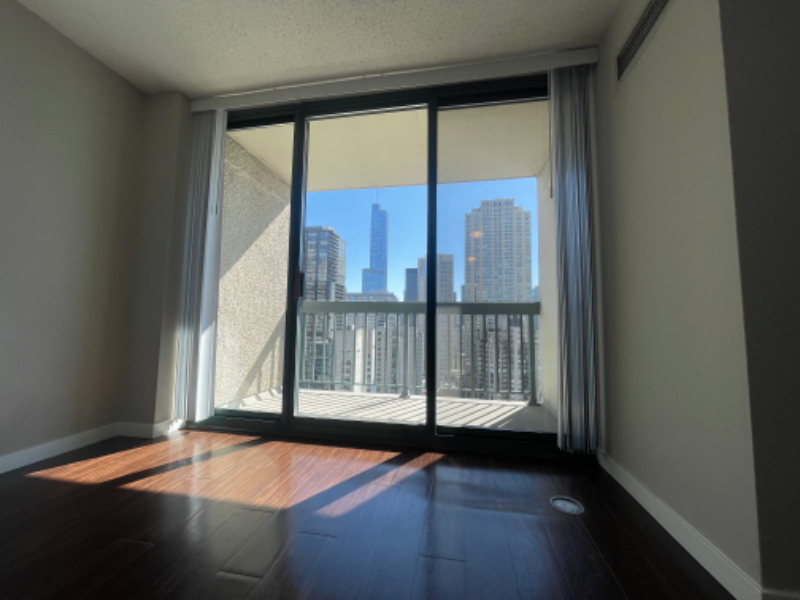 7 West Superior Street - Photo 3 of 14