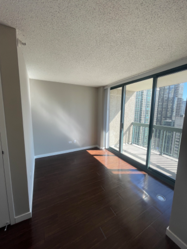 7 West Superior Street - Photo 4 of 14