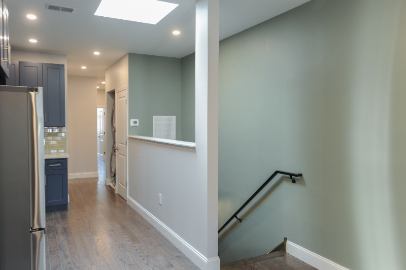 719 Carpenter St #3rdFL - Photo 3 of 25