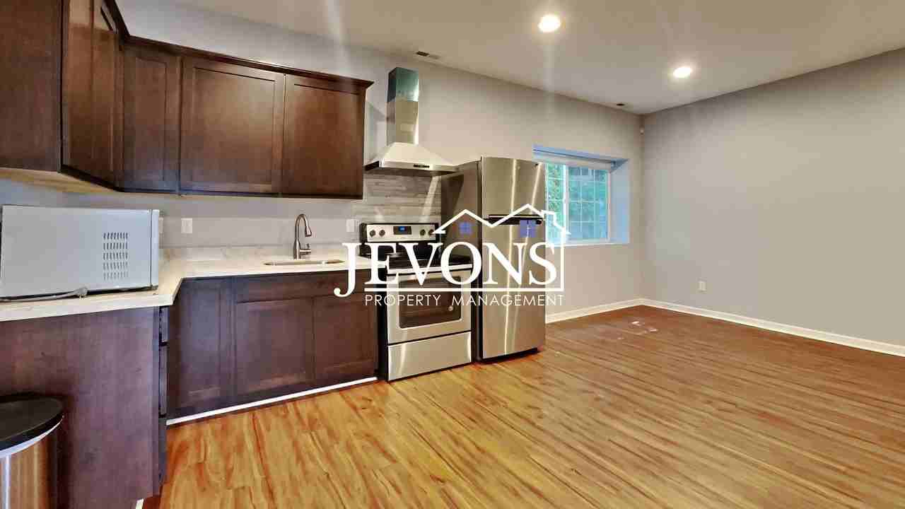 3023 Nw 69th St - Photo 3 of 25