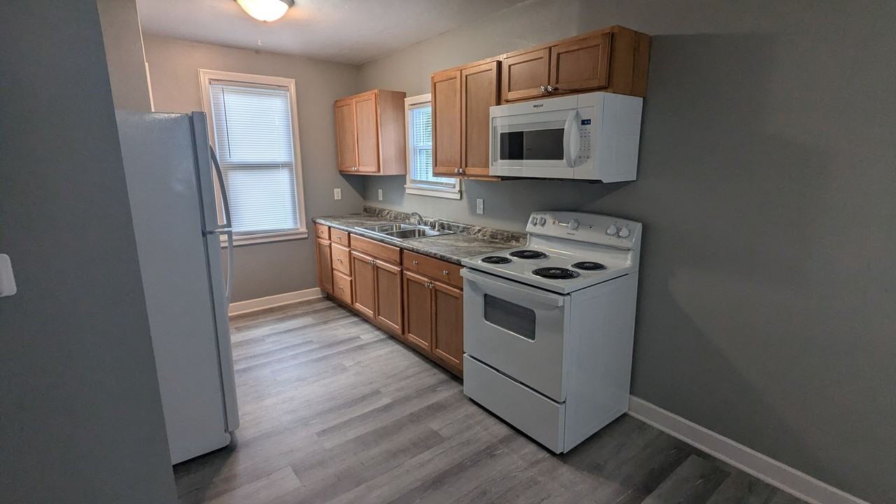 647 Boston Ave - Photo 2 of 10