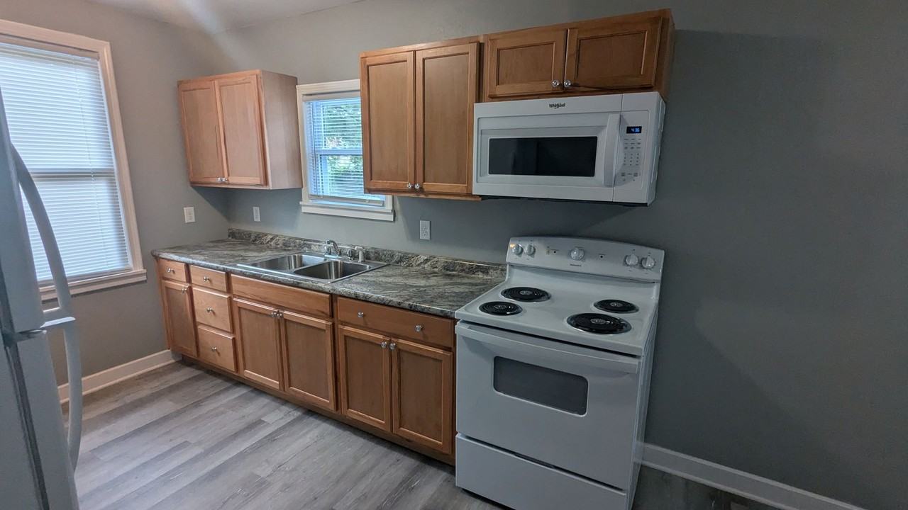 647 Boston Ave - Photo 4 of 10