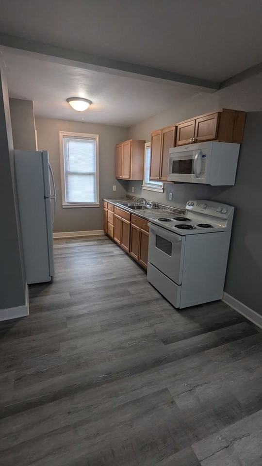 647 Boston Ave - Photo 6 of 10