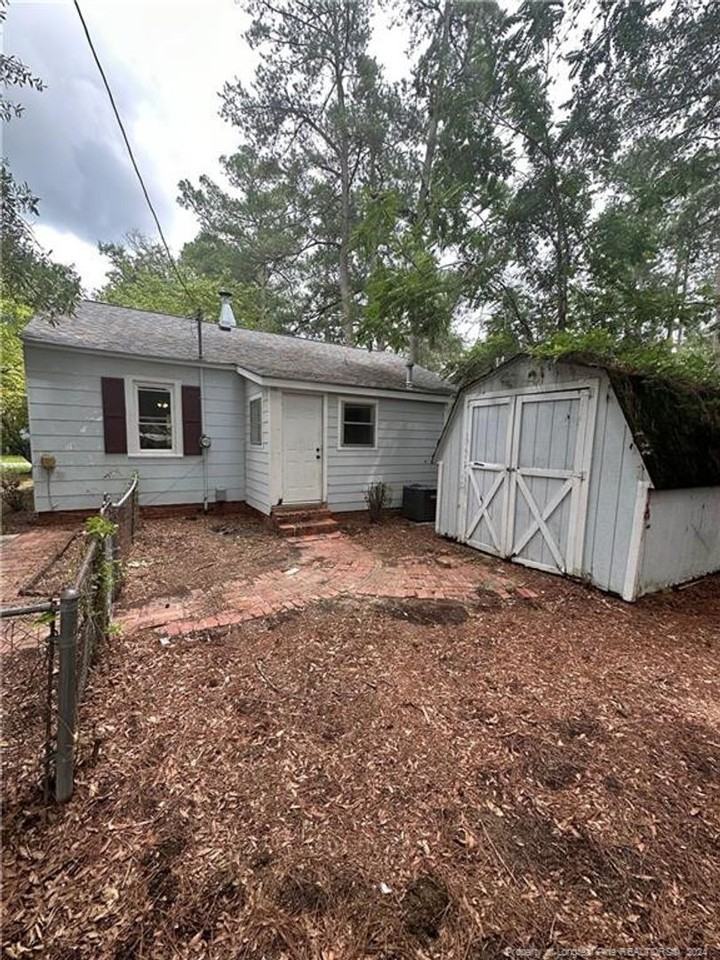 200 Judd St - Photo 3 of 11