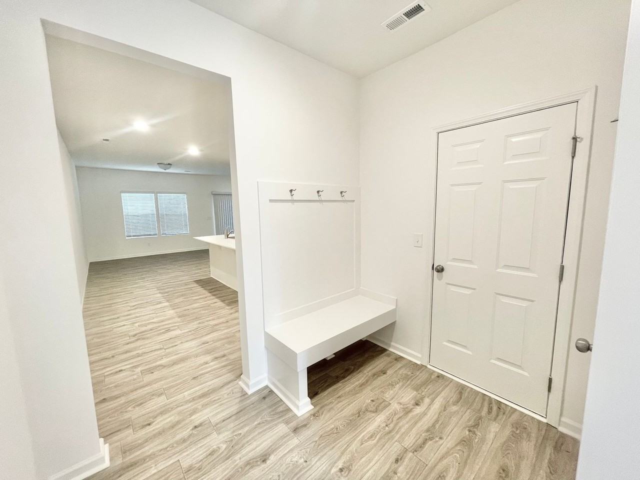 543 Elizabeth Ave - Photo 3 of 16