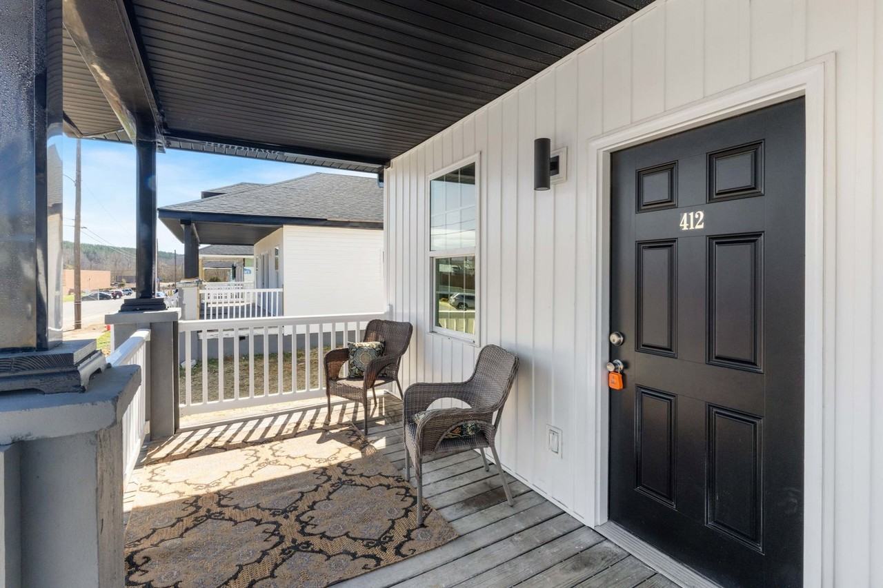 404/406 Amherst Ave - Photo 2 of 9