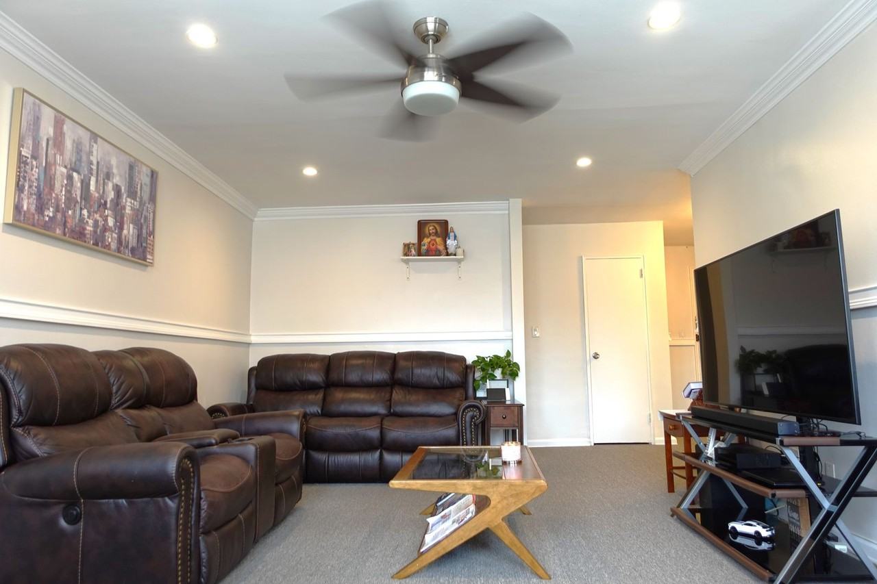 315 Atlantic Ave - Photo 3 of 12